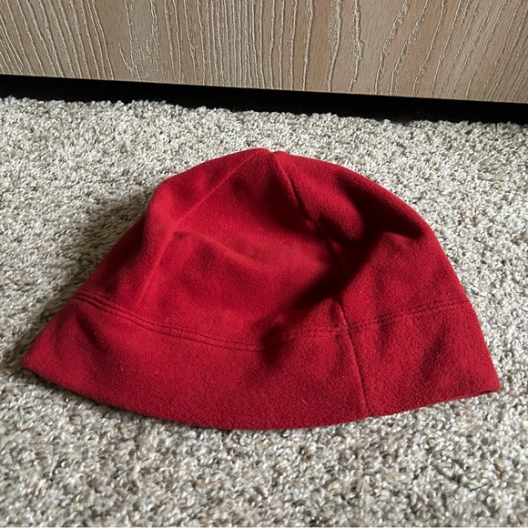 Carhartt Men's Soft Fleece Hat Red One Size 
Beanie Front Patch Outdoor Casual - Picture 2 of 6